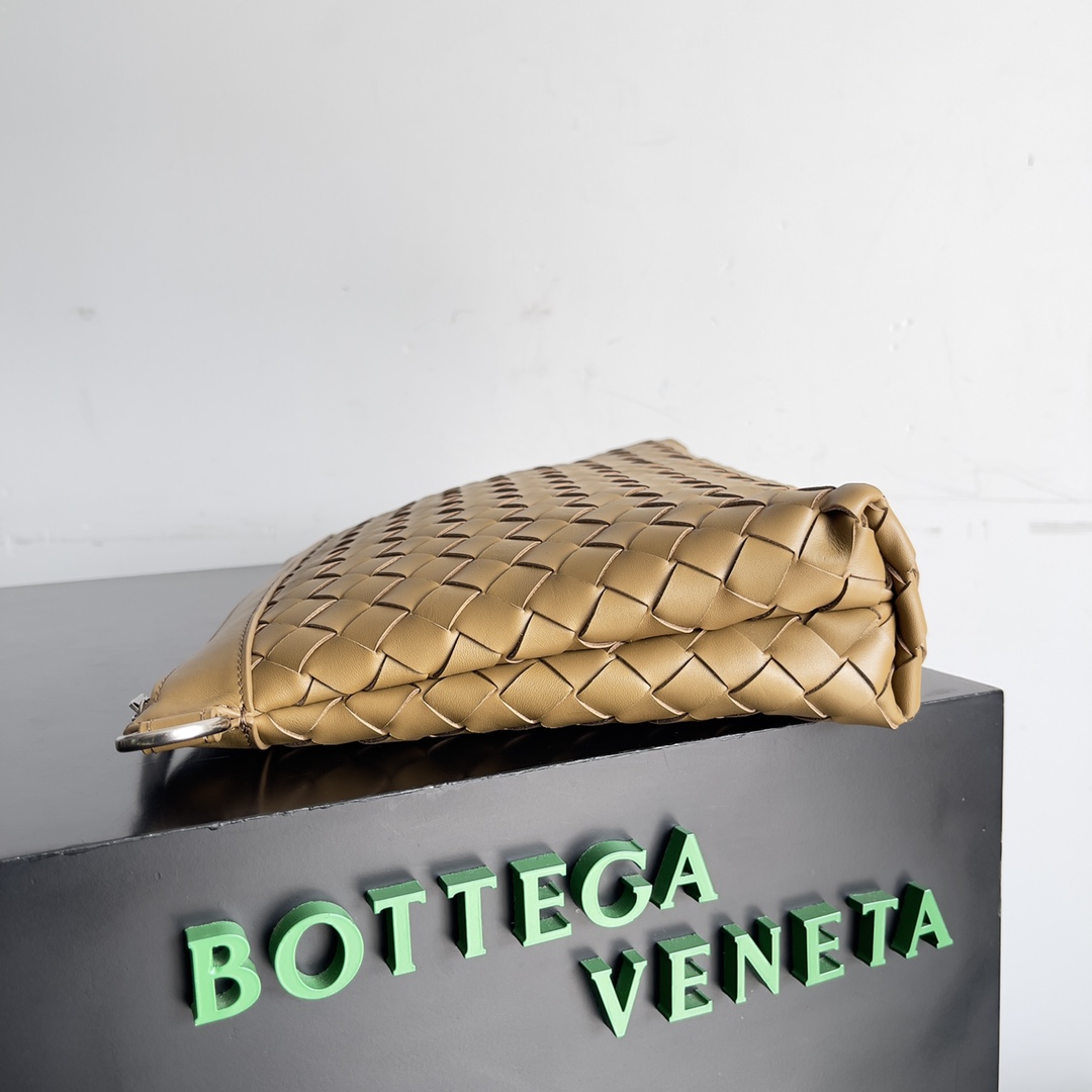 Bottega Veneta Clutch Bags